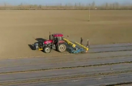 新疆主要農(nóng)作物綜合機(jī)械化程度超85%