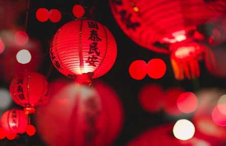 向著2022，我們?cè)俪霭l(fā)！