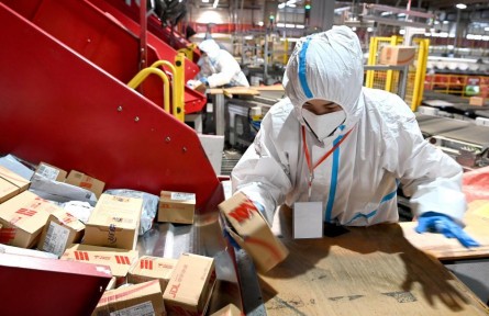 新冠病毒“物傳人”風險多大？如何防范？