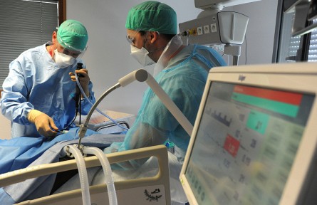 科技名詞 | 體外膜氧合器 extracorporeal membrane oxygenerator，ECMO