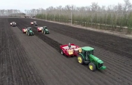 ?黑龍江：搶抓晴好天氣 各地積極開展春耕播種工作
