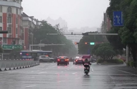 針對南方地區(qū)進入主汛期情況 自然資源部派出66名專家支持基層地質災害防御