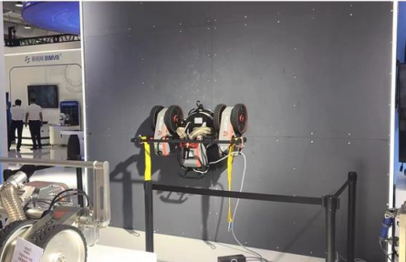 關(guān)鍵核心技術(shù)攻關(guān)新型舉國體制 a new system for mobilizing the resources nationwide to achieve breakthroughs in core