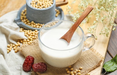 每日辟謠 | 吃大豆會(huì)性早熟或致癌？多慮了，多吃大豆有很多好處！