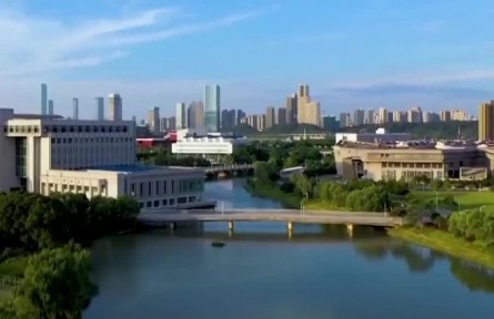 【新聞特寫】實(shí)施科教興國(guó)戰(zhàn)略 筑牢國(guó)家強(qiáng)盛之基