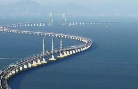 《焦點(diǎn)訪談》【奮斗 新的偉業(yè)】科教興國 人才強(qiáng)國