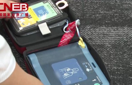 如何正確使用AED（自動(dòng)體外除顫器）