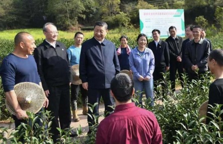 總書記與追夢人的溫暖瞬間 |“中國要強盛、要復(fù)興，就一定要大力發(fā)展科學(xué)技術(shù)”