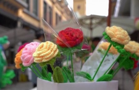 云南昆明：適度允許商業(yè)臨時(shí)外擺 幫助商戶(hù)復(fù)元?dú)庠龌盍?></a></td>
<td align=