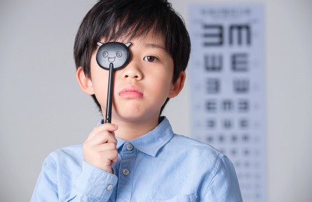 辟謠 | 長(zhǎng)期戴眼鏡，會(huì)讓眼睛變凸嗎？