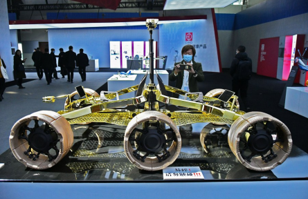 載人月球車(chē) manned lunar rover