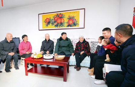 習近平：必須堅持人民至上