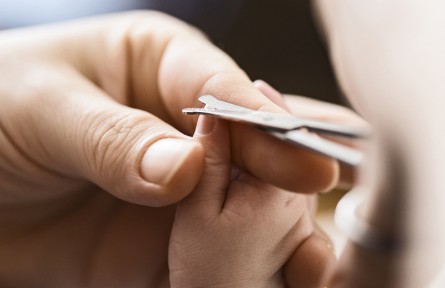 指甲長倒刺是缺少維生素？