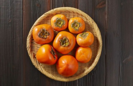 辟謠|柿子不能和魚、蝦、牛奶等同食？會得胃結石？