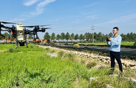 應(yīng)超：用無人機“耕耘”現(xiàn)代農(nóng)業(yè)夢