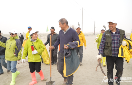 敢教黃沙換春裳——院士帶志愿者團(tuán)隊(duì)十一載植綠塔克拉瑪干沙漠