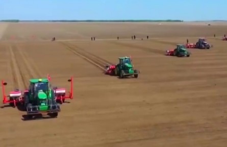 吉林：農(nóng)機(jī)創(chuàng)新技術(shù)迭代升級(jí) 賦能耕種現(xiàn)代化