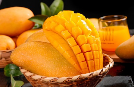 胡蘿卜素是菠蘿的45倍，熱量比蘋果還低，這種水果現(xiàn)在吃正好