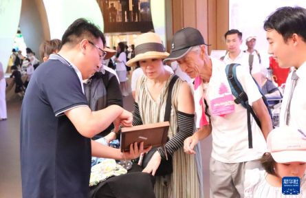 大阪世博會(huì)中國(guó)館參觀人數(shù)突破100萬(wàn)