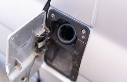 辟謠|“燃油寶”讓一箱油頂一箱半用？專家：偷換概念