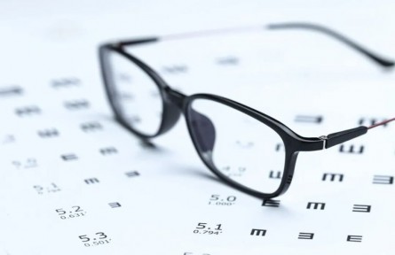 辟謠|近視度數(shù)較低的人可以不常戴眼鏡？