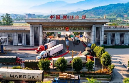 云南紅河河口口岸：農(nóng)產(chǎn)品“鮮”鏈東盟