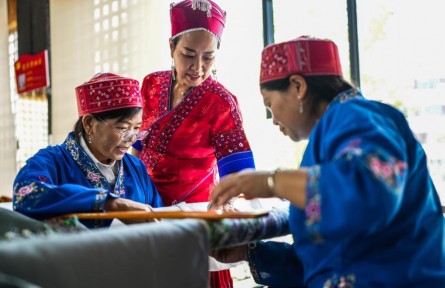 2025“三農(nóng)”成績(jī)單|“村”潮澎湃生機(jī)旺 新風(fēng)拂面暖民心