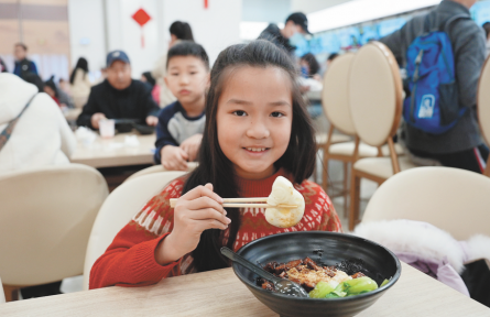 遼寧文化長廊|“玉豬龍饅頭”春節(jié)熱銷3200多個，國寶“蒸”火了！